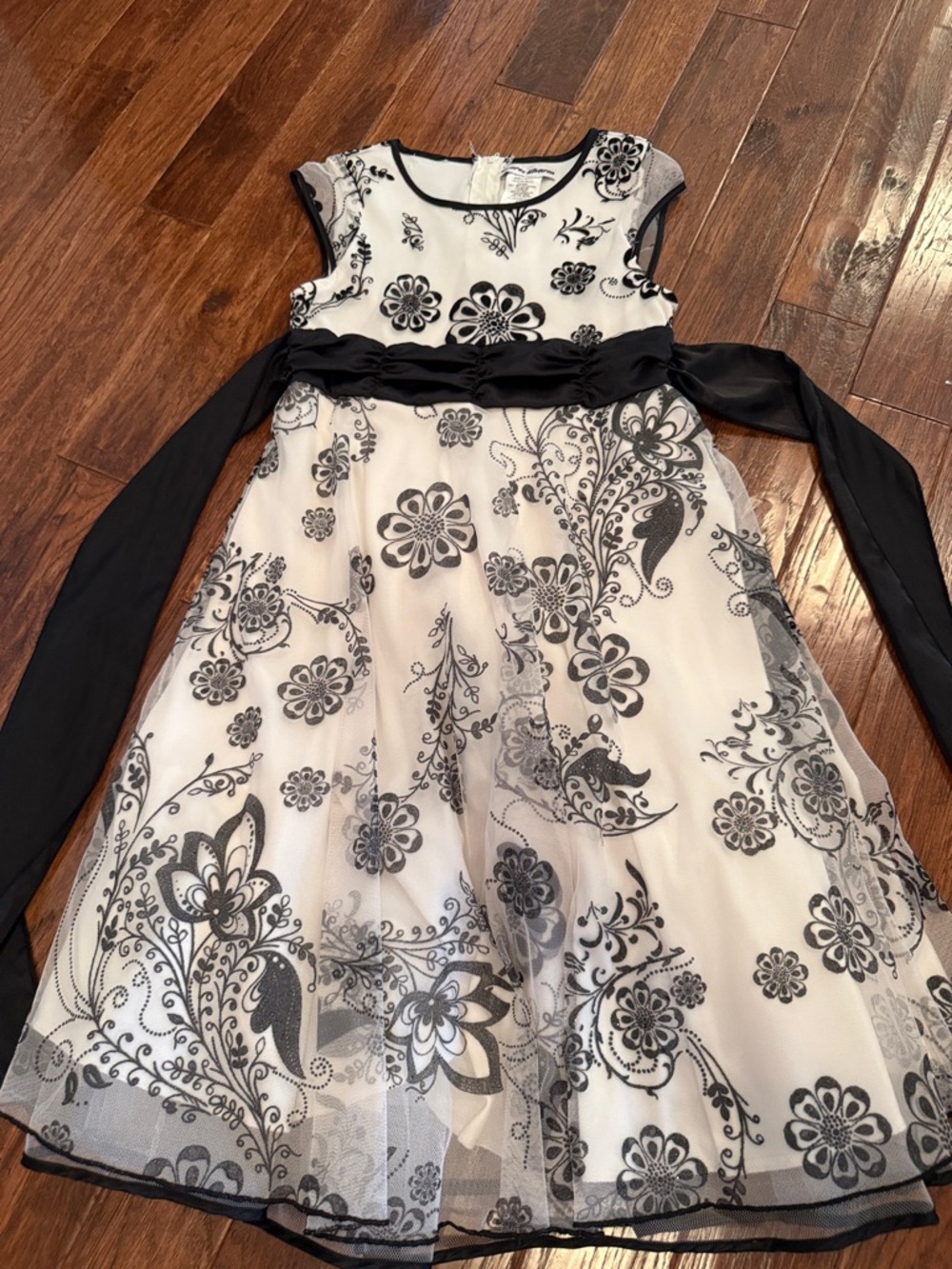 Girls Black and White Floral Party Dress 10